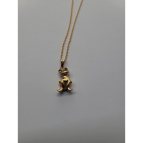 Vintage Gold Tone Frog Pendant Necklace with Green Stone Eyes Whimsical Animal - Picture 10 of 15